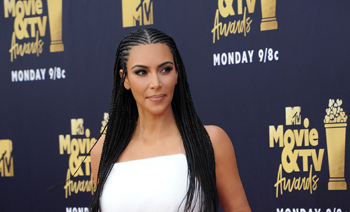 Kim Kardashian nem viseli karikagyűrűjét