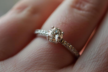 Miért fontos a foglalat minősége egy gyémánt ékszer esetén?