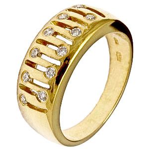 Csíkozott kivágással díszített sárga arany gyémántgyűrű