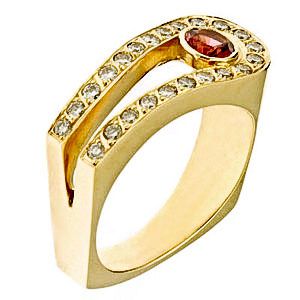 Sárga aranyból kézzel készített szögletes fazonú gyűrű.