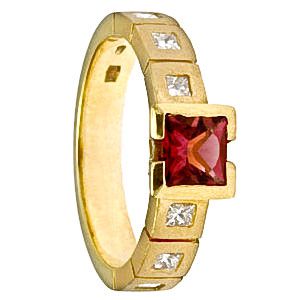 Turmalin köves gyémántgyűrű, sárga aranyból