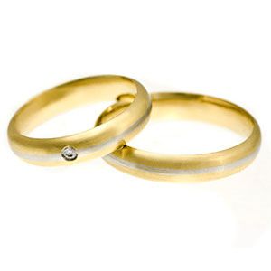 Sejtelmes, kétszínű karikagyűrű pár