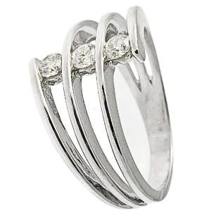 Három köves, nyitott foglalatú gyémánt gyűrű