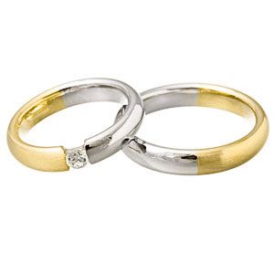 Kétszínű karikagyűrű 0,15 ct-os gyémánt kővel
