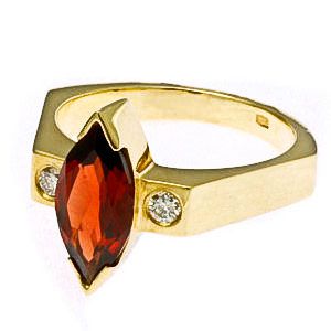 Szögletes formájú sárga arany gyémánt gyűrű